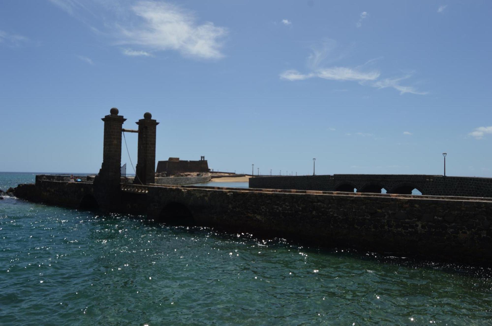 Bright, Modern Apartment In The Heart Of Arrecife Екстериор снимка